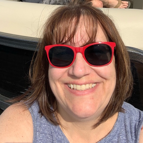 Meet your Posher, Karen - Picture 1 of 1